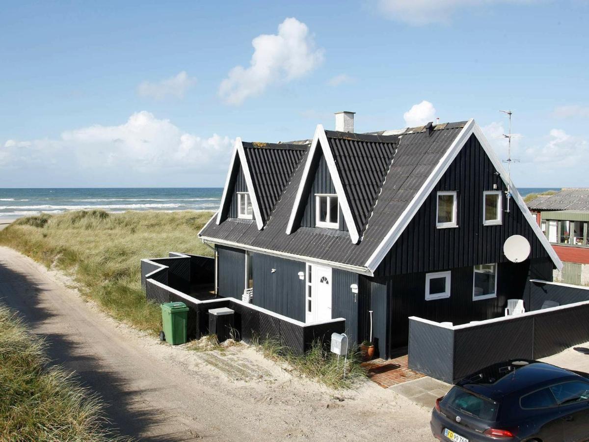 6 Person Holiday Home In Blokhus Oda fotoğraf
